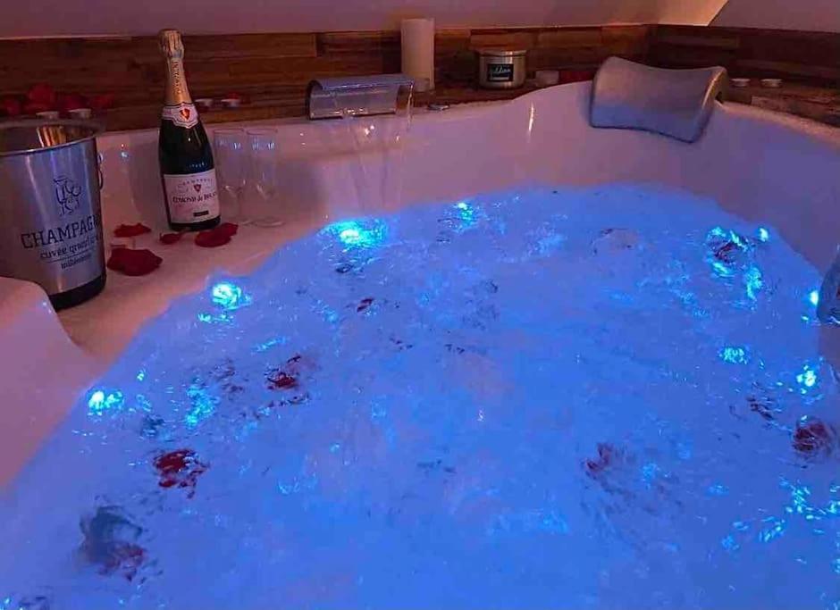 Sejour Detente Au Coeur De Macon Spa,Cine,Bouteille Offerte Экстерьер фото