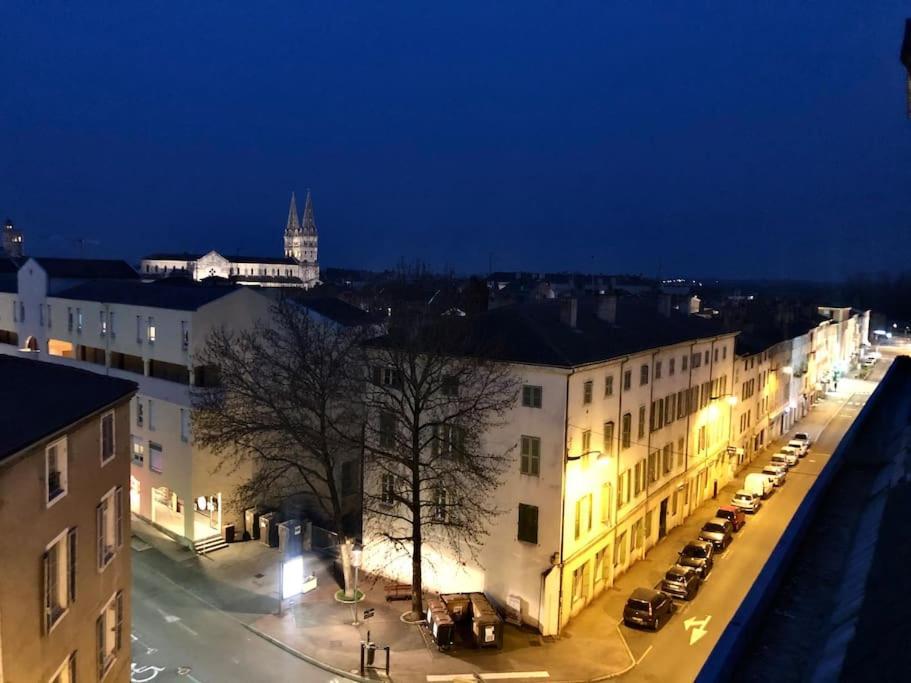 Sejour Detente Au Coeur De Macon Spa,Cine,Bouteille Offerte Экстерьер фото