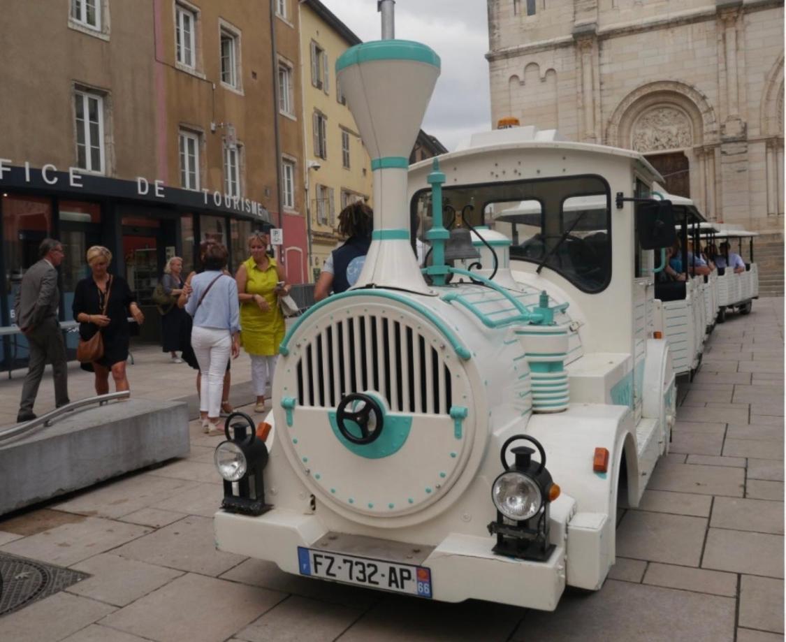 Sejour Detente Au Coeur De Macon Spa,Cine,Bouteille Offerte Экстерьер фото